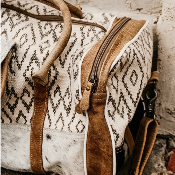 NWT Myra Leather Hair On Hide Duffle Bag Weekender - Picture 4 of 5